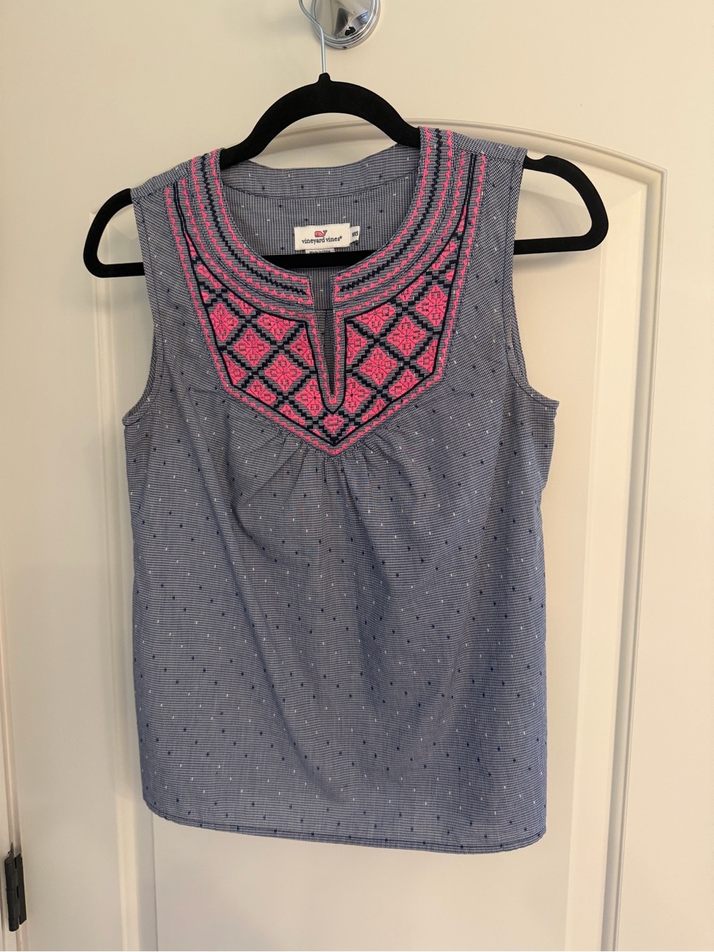Vineyard Vines embroidered sleeveless top xxs